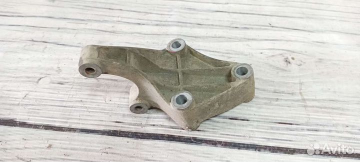 Кронштейн редуктора Opel Mokka