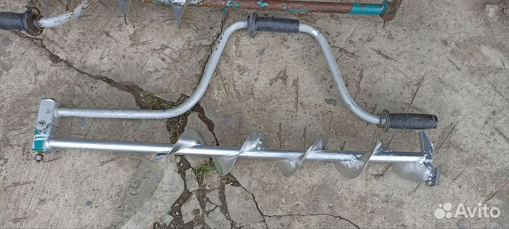 Ледоруб для рыбалки