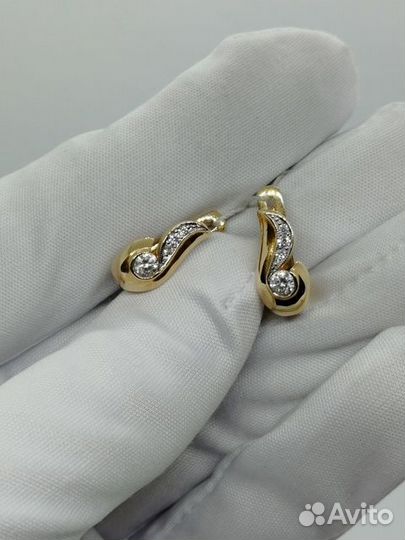 Серьги с синтетическим камнем Золото