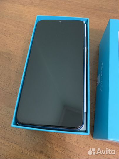 HONOR 10 Lite, 3/64 ГБ