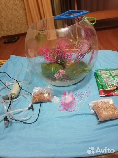 Аквариум круглый 10 л.+комлект для рыбок
