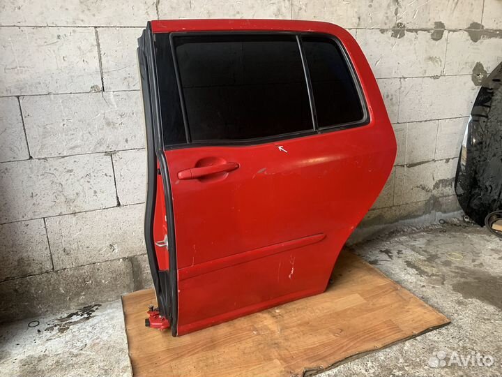 Дверь задняя левая Toyota Raum 2