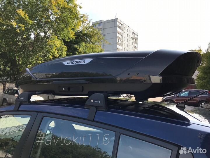 Бокс на крышу Broomer глянцевый на Nissan Tiida