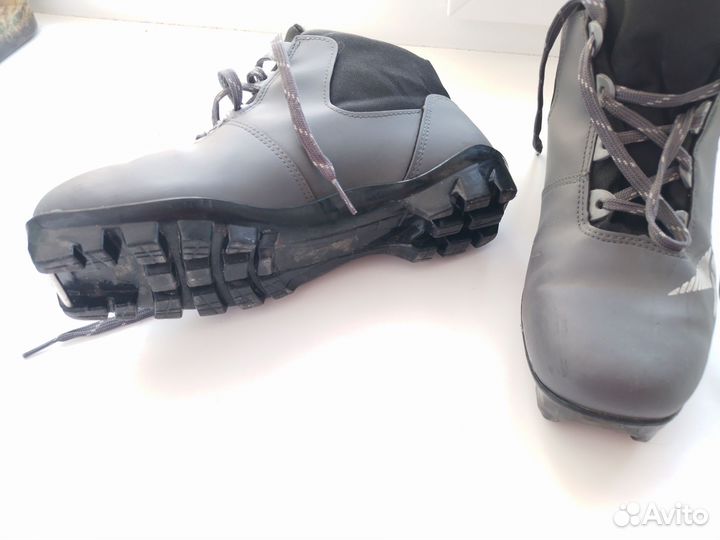 Ботинки лыжные 39 размер, крепление NNN