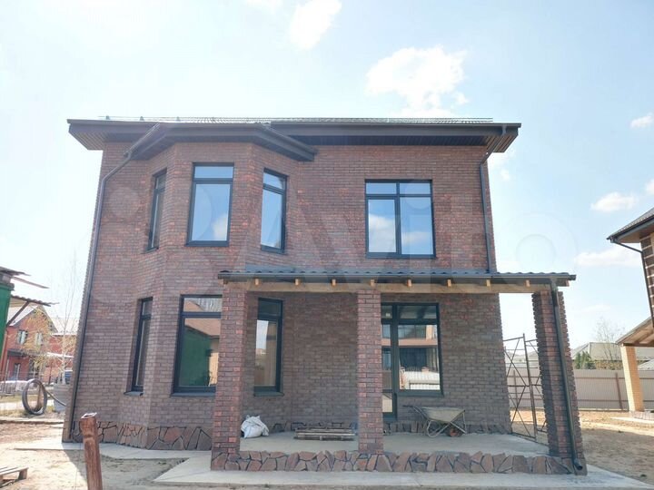 Дом 258 м² на участке 4,6 сот.