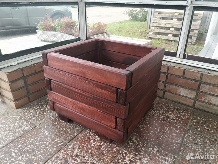 Деревянное кашпо