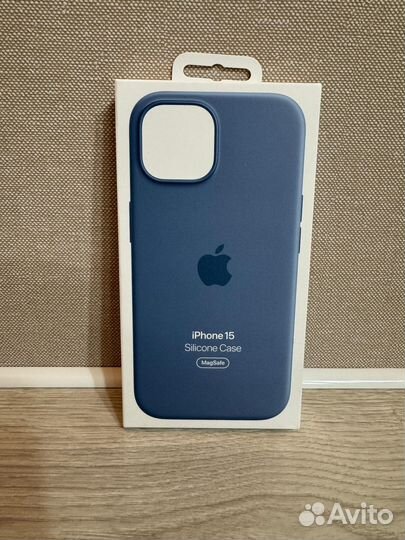 Оригинальный чехол на iPhone 15