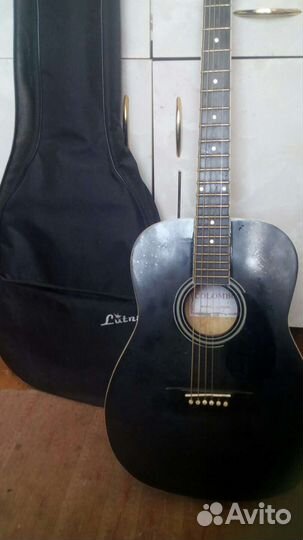 Акустическая гитара