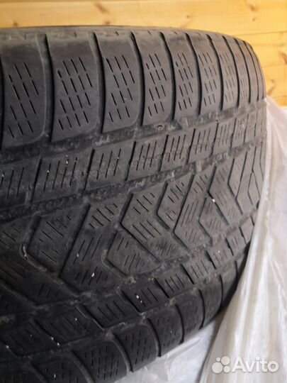 Pirelli Scorpion Winter 295/40 R21 111V