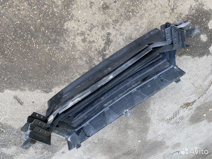 Воздухозаборник Volvo S40 MS MS68 низ