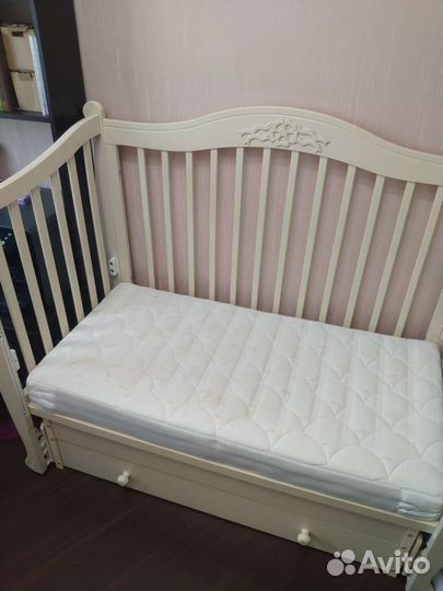 Детская кроватка с пеленальным комодом