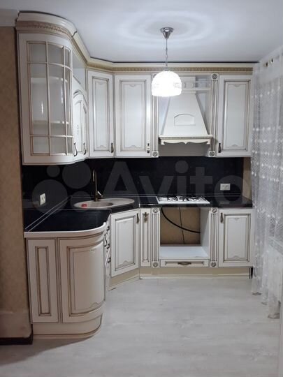 2-к. квартира, 65 м², 3/10 эт.
