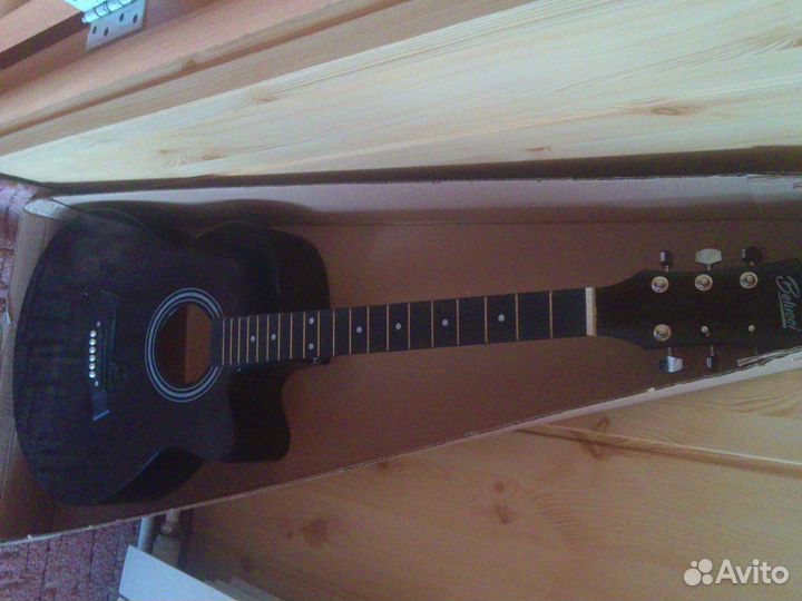 Акустическая гитара