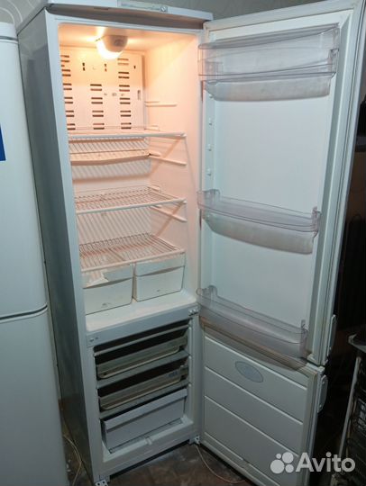 Холодильник 2х камерный