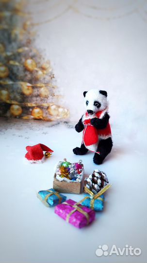 Игрушка тедди Панда Санта миниатюрная вязаная