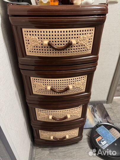 Тумба пластиковая с ящиками