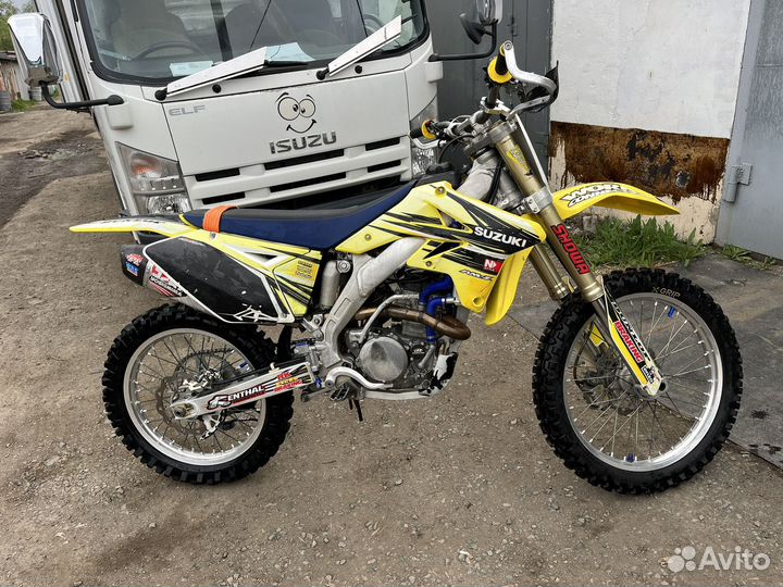 Suzuki RMZ