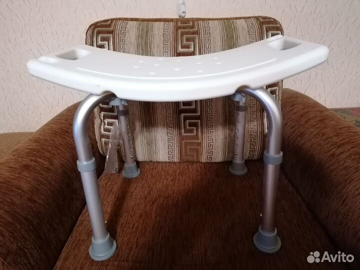 Стульчик для ванны и душа