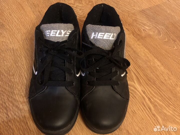 Роликовые кроссовки heelys