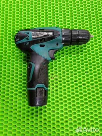 Шуруповёрт Makita DF330DWE
