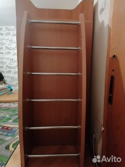 Детская кровать чердак со столом и шкафом