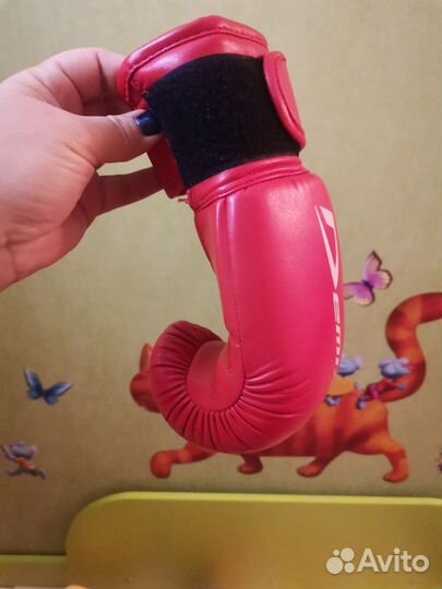 Боксерские перчатки детские 4 oz и лапы demix