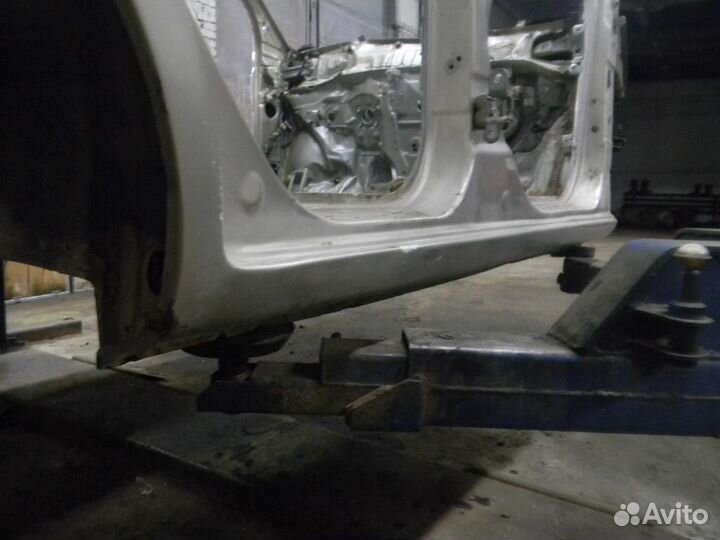 Порог правый со средней стойкой Hyundai Getz (2002