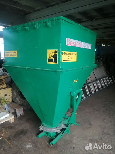 Разбрасыватель удобрений Корммаш РУН-0,8, 2016