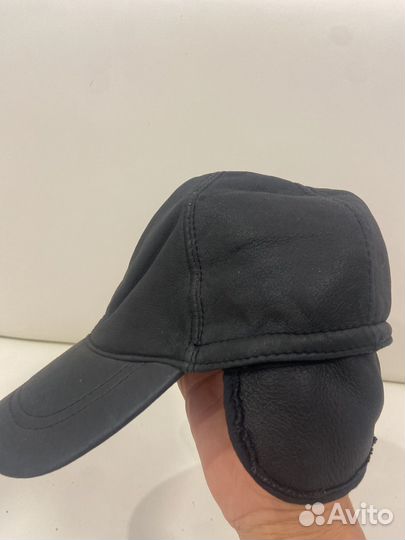 Мужская кожаная кепка с натуральной цигейкой