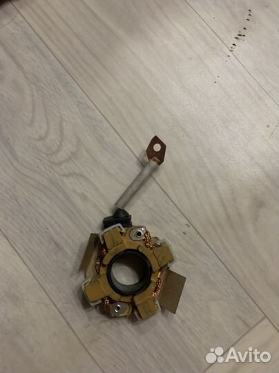 Щеточный узел на стартер