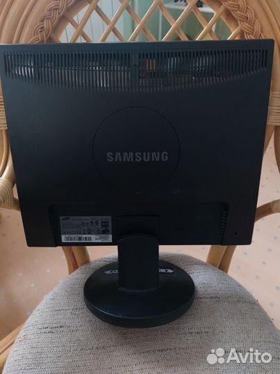Монитор Samsung 943 N