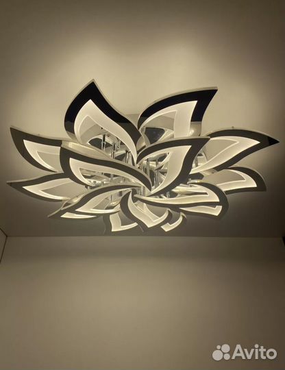 Люстра потолочная