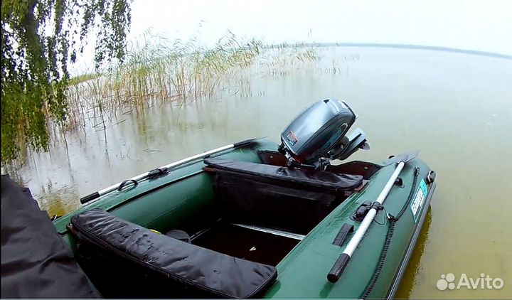 Лодка с мотором