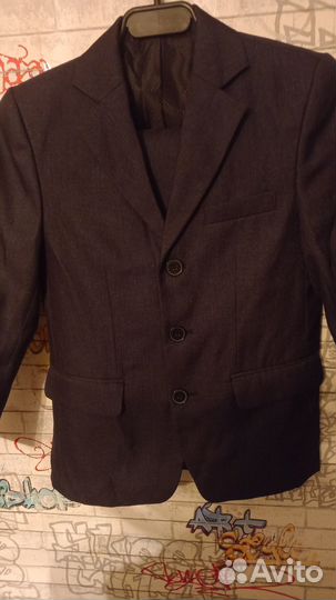 Школьный костюм новый 128