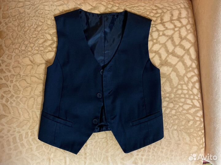 Жилетка для мальчика 7-8 лет