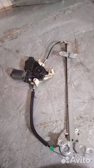 Стеклоподъемник передний левый Mitsubishi Carisma