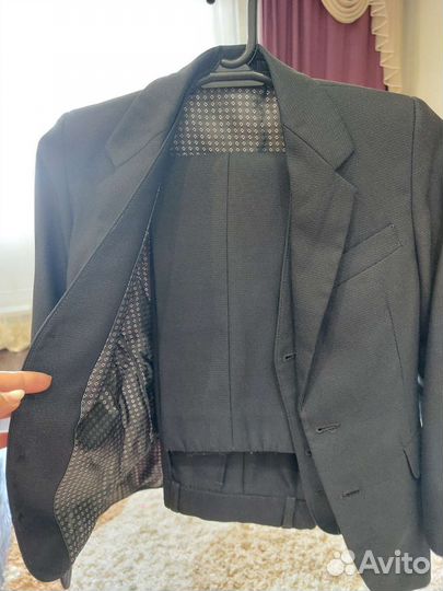 Школьный костюм для мальчика 128 серый