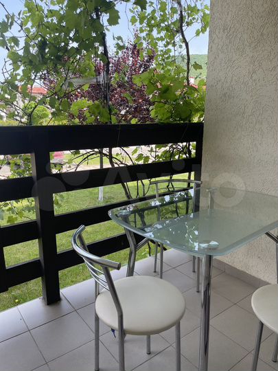 2-к. квартира, 55 м², 1/3 эт.
