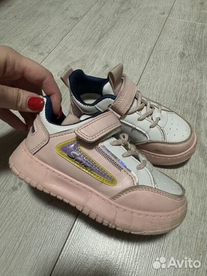 Кроссовки для девочки