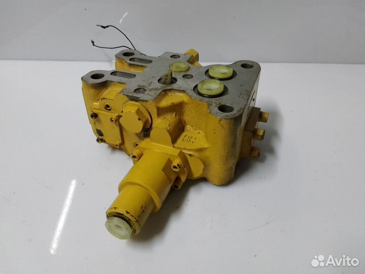 Клапан распределительный крана xcmg 10100170