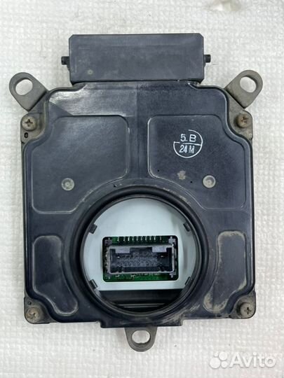 Блок розжига фары правый Toyota Camry V70