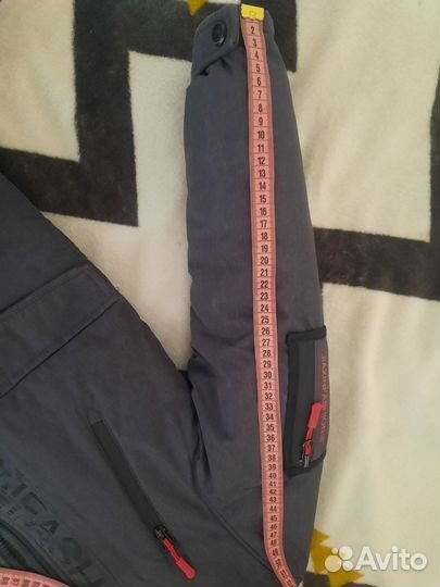 Пуховик на мальчика 140