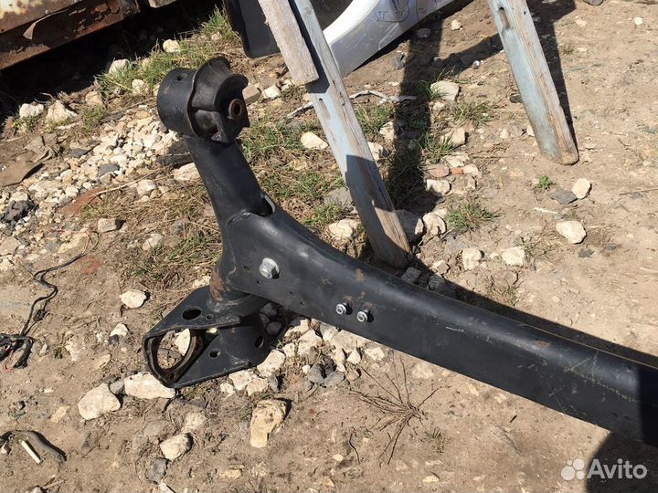 Балка задняя Toyota Corolla