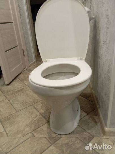 Унитазы и бачки бу