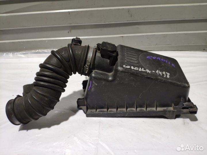 Корпус воздушного фильтра Toyota Corolla E12