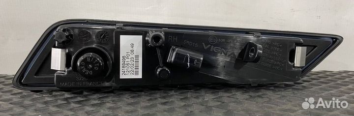 Поворотник правый Volvo FH5 84389835