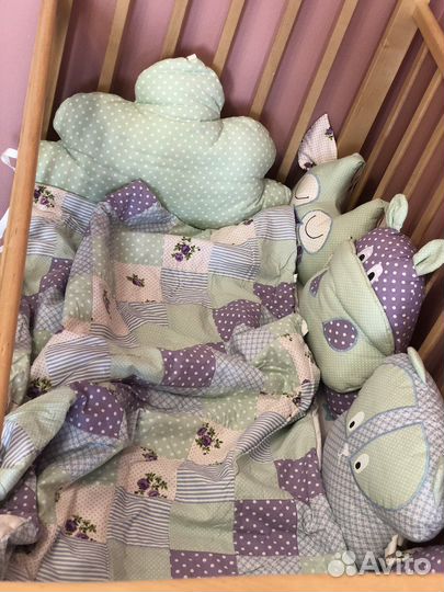 Бортики подушки в кроватку