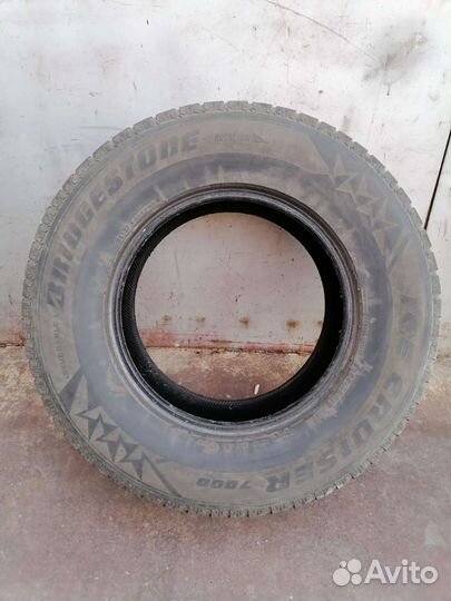 Bridgestone Ice Cruiser 7000 255/70 R16