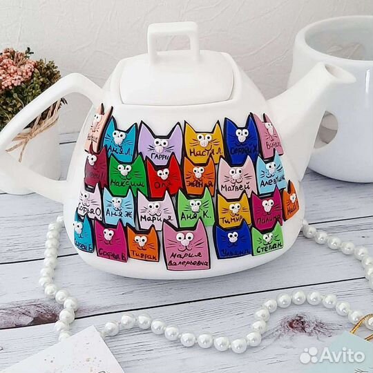 Чайник с декором из полимерной глины