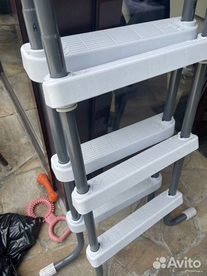 Каркасный бассейн intex